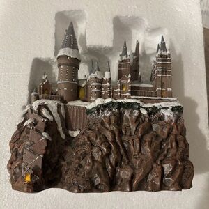 Hawthorne village Bradford exchange Hogwarts castle